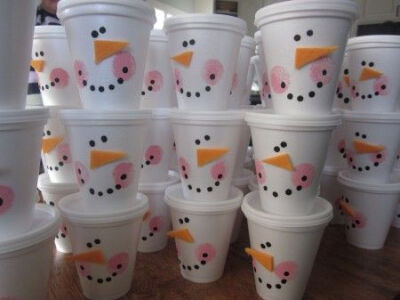 Snowman Cups. Such a fun way to package up treats for the holidays!