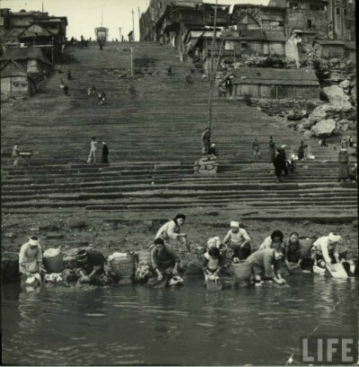 【永远的三峡】1946年，国民政府拟与美国合作开发三峡，美国《LIFE》杂志斥资派遣记者Dmitri Kessel 拍摄了这组弥足珍贵的三峡照片。