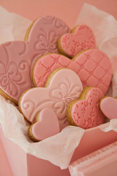 pretty Valentine heart cookies