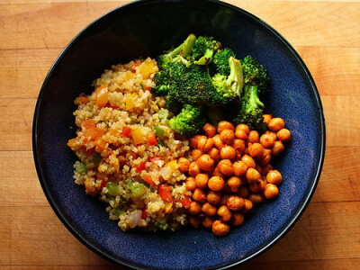 Roasted chickpeas (olive oil, sriracha, chili powder, salt and pepper).