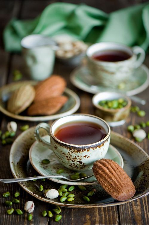 Tea and chocolate pi...