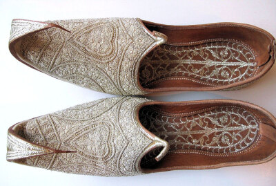 Pakistani Wedding Khussas Shoes- Aladdin Slippers-Arabian Knights Slippers with Heart Zardoziwork