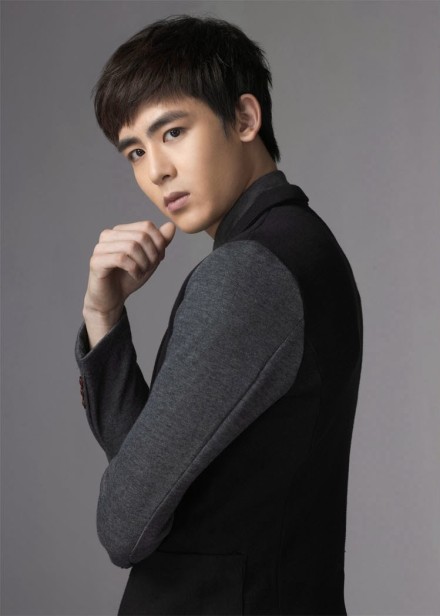 【PIC】131109 #Nichkhun# BENCH 更新 宣传照 6P #nichkhun宁静致远 微笑面对#