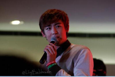 PIC】131109 #Nichkhun# Bench粉丝见面会 饭拍高清图 7p cr as tagged #Nichkhun宁静致远，微笑面对#