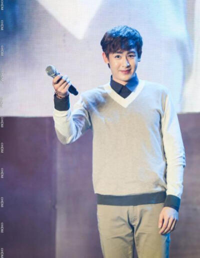 【PIC】131109 #Nichkhun# Bench粉丝见面会 饭拍高清图 9p cr: harveymaala #Nichkhun宁静致远，微笑面对#