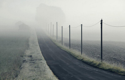 【摄影】Kilian Schoenberger，德国风景摄影师，值得一提的是Kilian本人是一位红绿色盲，官方网站：http://t.cn/8DFSJ02。