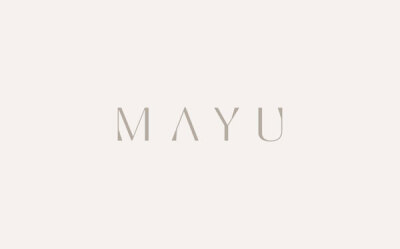 MAYU是一个来自日本的有机头发护理品牌。MAYU的“M”是由线和三角形构成，代表毛根，它传达了该品牌先进工艺有机头发护理理念。选择的包装材料体现了产品纯净，简单的品牌风格。