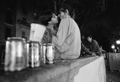 【摄影】Ferdinando Scianna，意大利摄影师，出生于1943年，1960年代他在巴勒莫大学学习时开始摄影，1966年移居米兰，接下来几年为周刊《L’Europeo》拍摄图片，1973年转做摄影记者，1982年加入马格南图片社。20世纪…