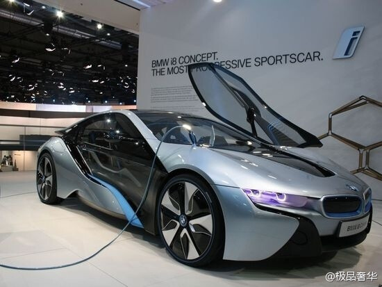 BMW i8，4.6秒内可以从0提速至62英里/小时。阿汤哥的专用超跑，《碟中谍4》你看了嘛