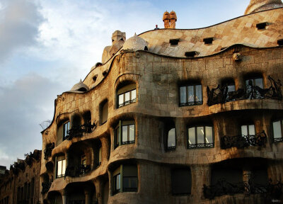 没有什么比我爱你 更让我崇拜你 To Gaudi。 - Summer ‘❤’ Casa Milà