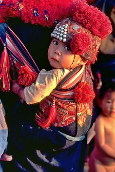 Beautiful woven carrier. I love the matching hat.