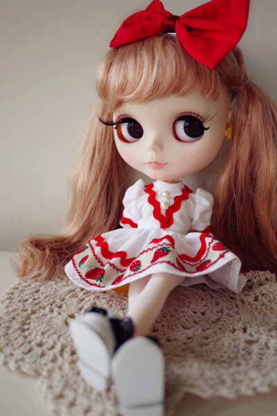 blythe 小布 dal jerryberry 娃衣 跳跃的草莓裙 头饰