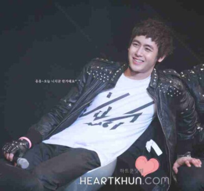 【PIC】週末大家玩得開心嗎?有好好休息嗎?皮皮好想#Nichkhun# 哦..要快快睡覺讓小可愛出現在夢裡..明天週一了..大家要加油哦~khunnight=] cr:logo #Nichkhun宁静致远，微笑面对#