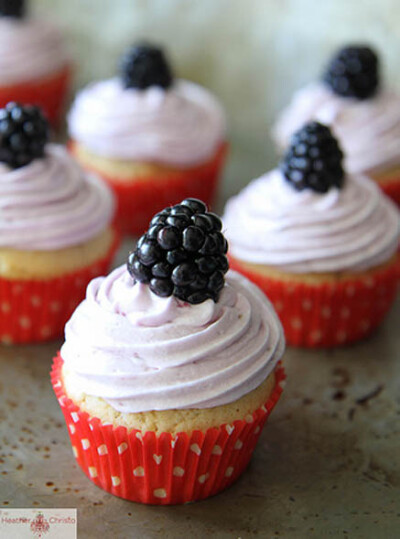 Heather's Blackberry and Cream Cupcakes