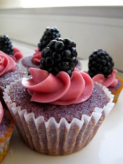 Blackberry Cupcakes