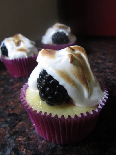 Lime Blackberry Meringue Cupcakes