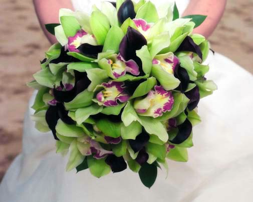 青青翠绿色、桔色的惠兰、针垫手捧花，高贵花材的搭配