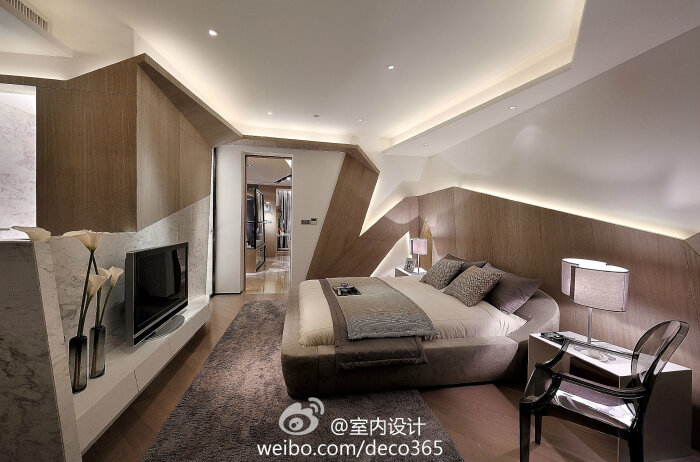 折面空间——在此案例中，设计师打破了现在风格设计中垂直水平的线条构成，利用各种折面打造了更有立体感的空间——达观国际建筑室内设计事务所凌子达 ...