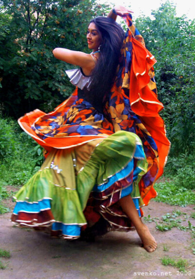 Dancing barefooted Gypsy girl, Patrina Sharkozi