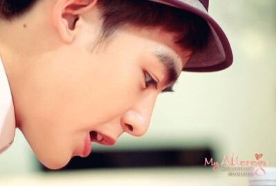 【PIC】131204#Nichkhun# 穿越补图1P cr:danjisoo #nichkhun宁静致远 微笑面对# 长长的睫毛，完美的侧颜！