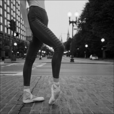 dancer wearing pointe shoes