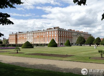 汉普敦皇宫（Hampton Court Palace）——伦敦。