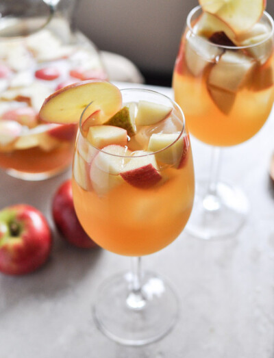 apple cider sangria!...