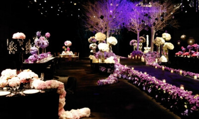 超美丽的鲜花瀑布组合成的婚礼现场