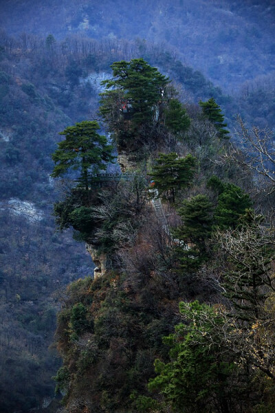 武当山飞身崖