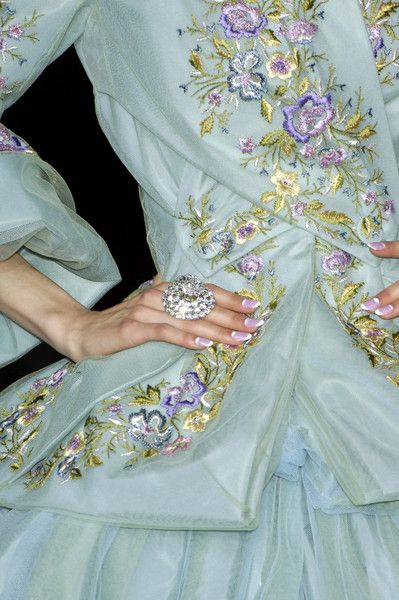 Dior couture by John Galliano fall/winter 2007-08 details :)【A.Q】