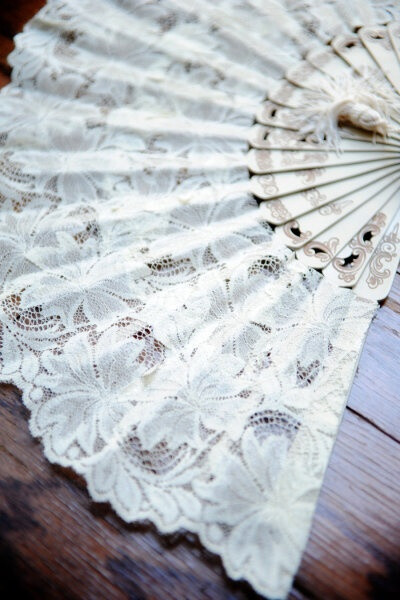 lace fan