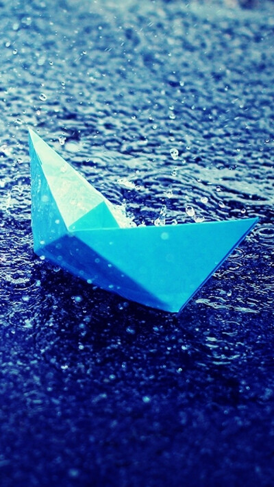 Blue Paper Boat in Rain iPhone 5s Wallpaper