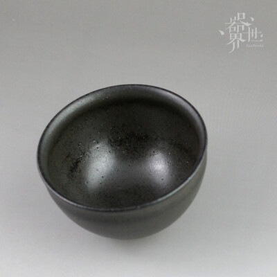 器世界 精品茶具 茶杯 陶艺师游佳老师#粗陶茶具 建盏杯#纯手工 品茗杯--器世界希望能将粗陶艺术，以一种能让大众接受与容纳的愿望，用东方禅的态度、现代的理念，既往前行。一器一世界，一叶一如来。留一抹茶香，放…