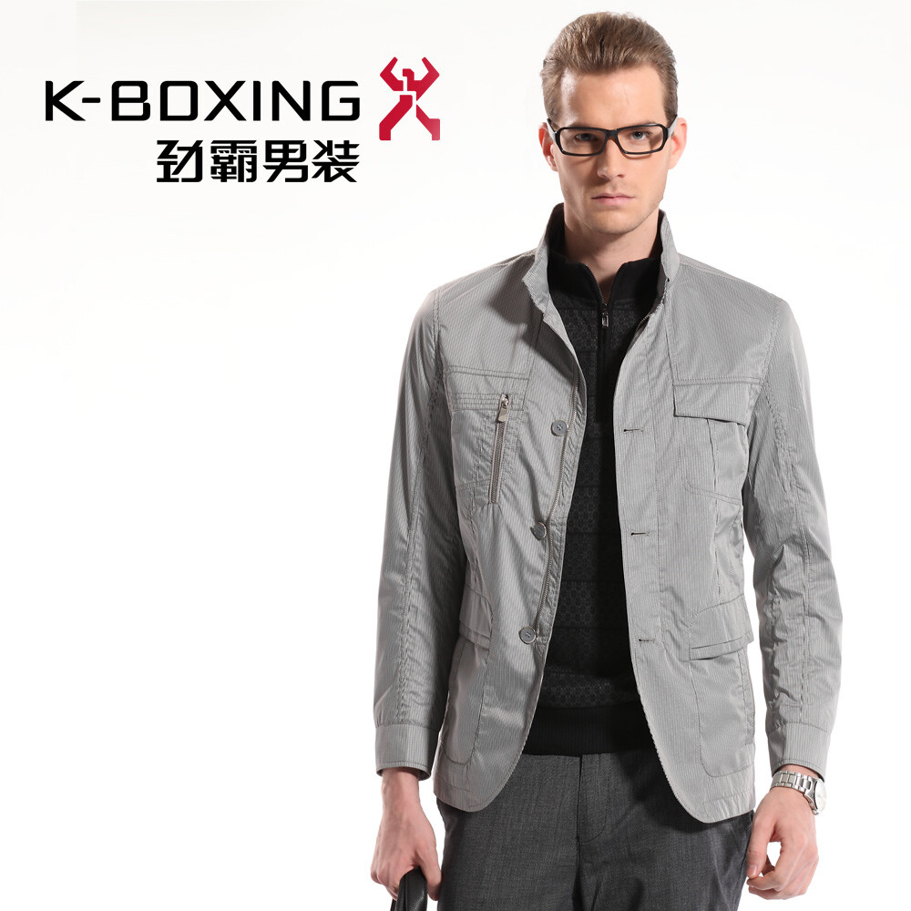 劲霸男装K-BOXING时尚立领修身版中长版茄克正品男装FKZX1132。