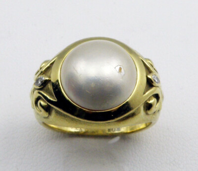 ButtonArtMuseum.com - Vintage South Sea Cultured Button Pearl w/Diamonds accent Ring SIZE 7.25, Set in 18K Yellow Gold Sku R-1611. $4,450.00