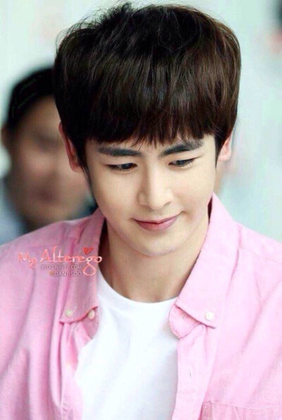 Good zao shang!#Nichkhun# 又是一個明媚的早上，有陽光，就會想起溫暖的小王子 cr：logo #nichkhun宁静致远 微笑面对#