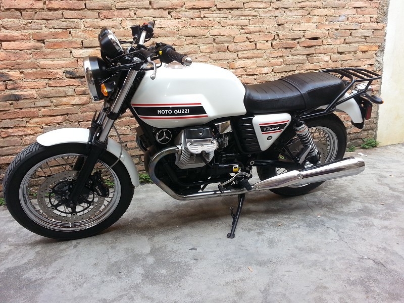 2011年意大利复古版MOTO GUZZI (摩托古奇） V7