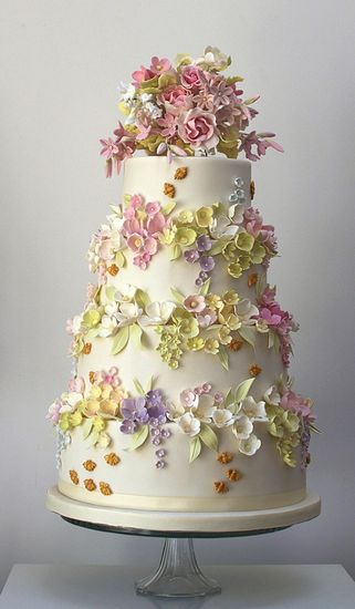 浪漫秋季结婚蛋糕图片 给收获的爱情增加一份甜密
