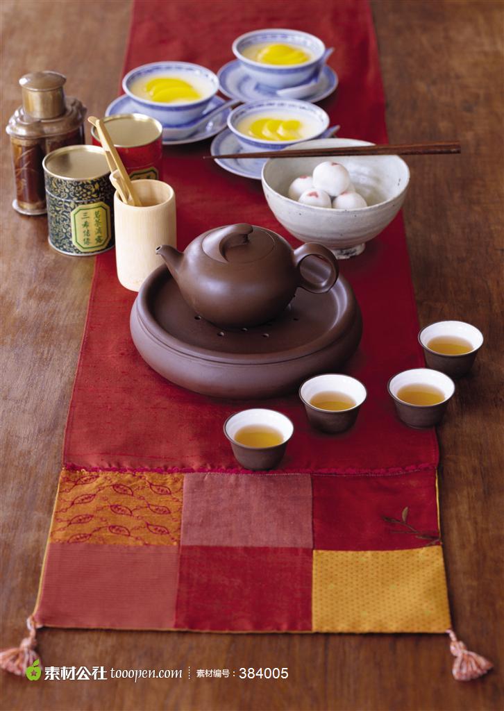 在桌子上的茶壶茶杯茶碗筷子摄影背景桌面壁纸