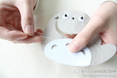 多多洛龙猫书签制作过程。更多龙猫资讯http://t.cn/zHm8GOV