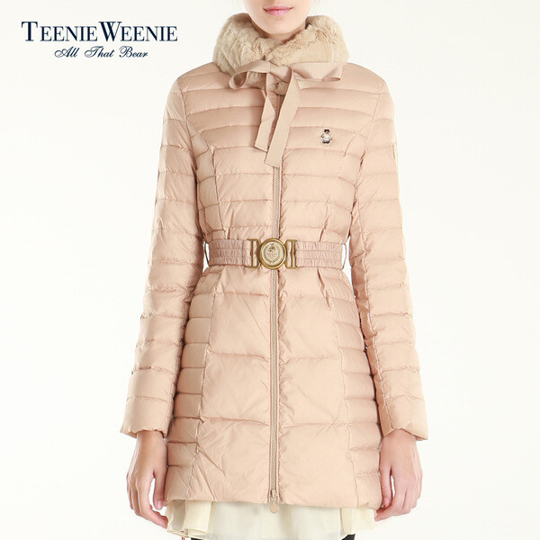 Teenie Weenie小熊维尼专柜正品2013女装纯色长羽绒服TTJD34903A 挺美的，就是贵了点，我居然也买了QAQ