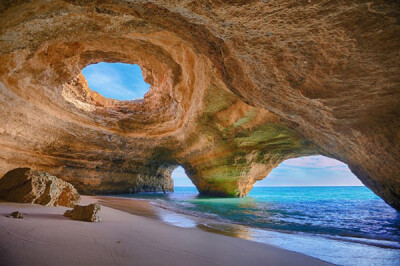 Cave in Algarve（阿尔加维洞穴）葡萄牙