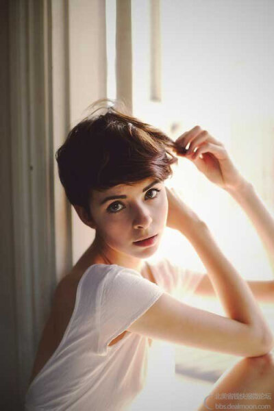 Pretty-girls-with-pixie-cuts.jpg