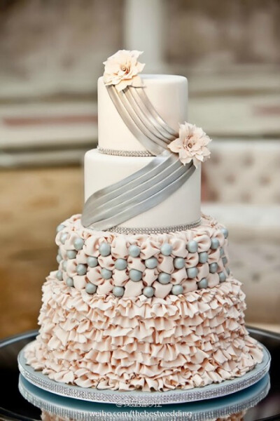 回顾那些花朵造型的婚礼蛋糕