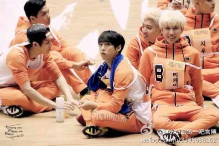 #Ray# 20140116 MBC ISAC 除了ray没出现外，其他人都在了~没参加也可以穿上衣服？！ 美人今天更推毛也变了TTTTTTTTTTTTTTTTTT就差马路染毛了