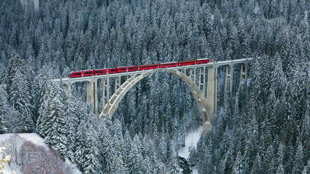 高架桥上的雷蒂亚火车 LangwieserBridge