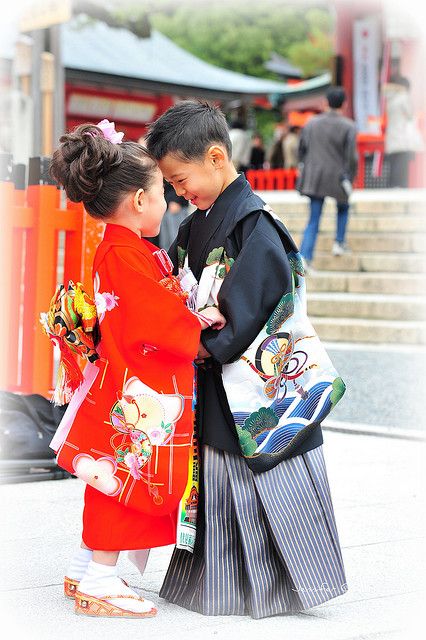 Children in traditional kimono - so cute!