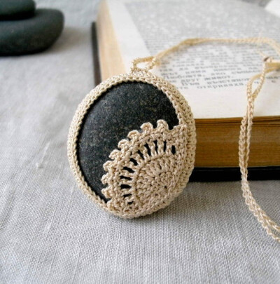 Crochet Stone Necklace - inspiration