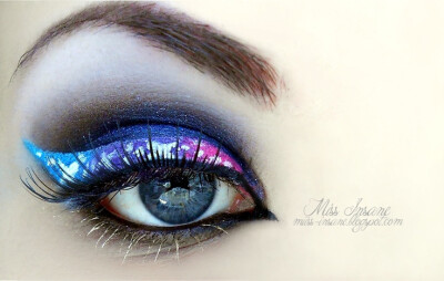 galaxy liner #vibrant #smokey #bold #eye #makeup #eyes #glitter