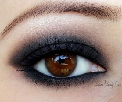 Black Smokey Eyes #vibrant #smokey #bold #eye #makeup #eyes